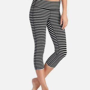 Athleta Chaturanga Striped Cropped Leggings Sz Med Black/White Yoga Athleisure